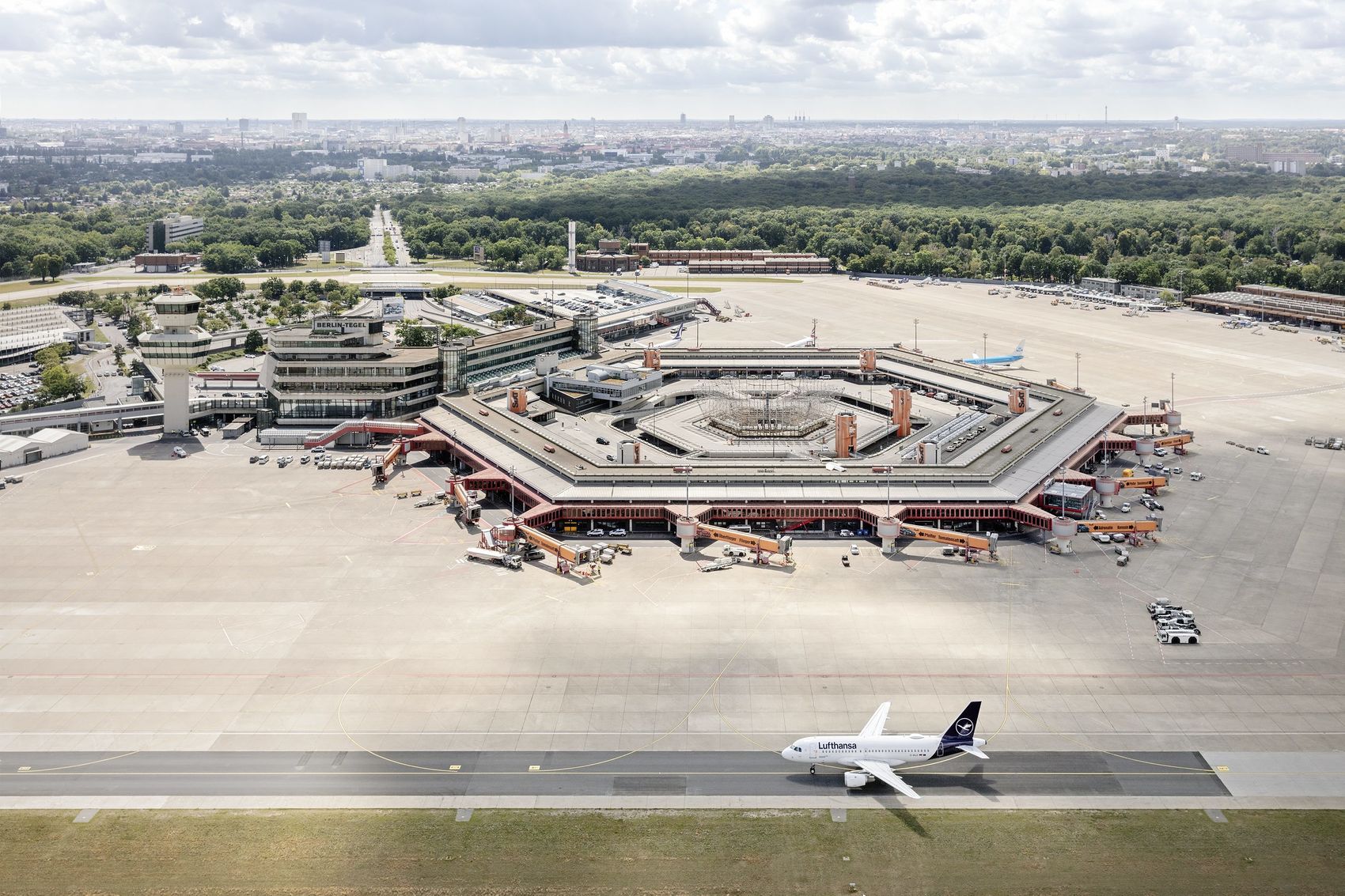 Berlin-Tegel Airport (TXL) - Projects - gmp Architekten