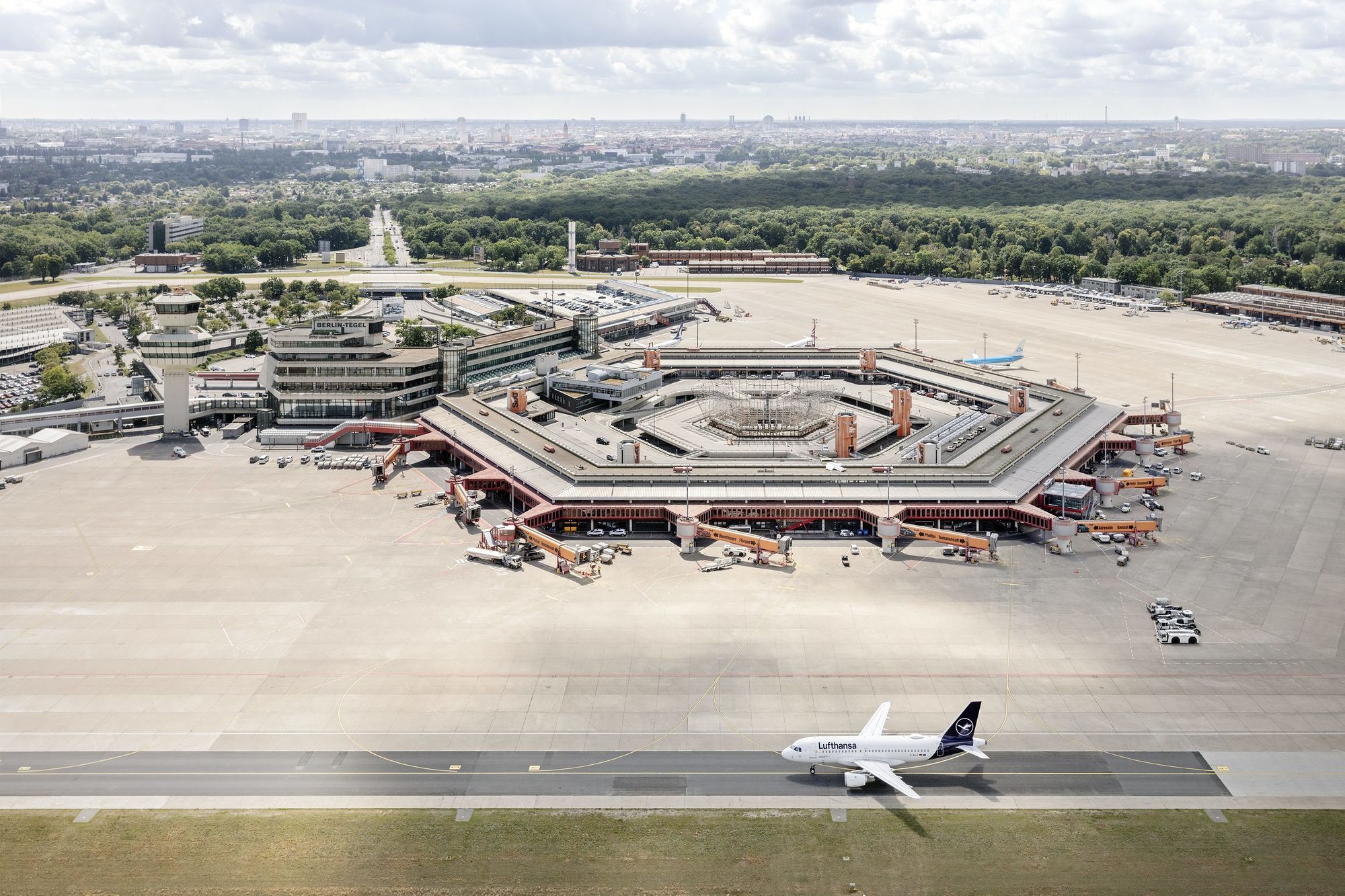 flughafen-berlin-tegel-projekte-gmp-architekten