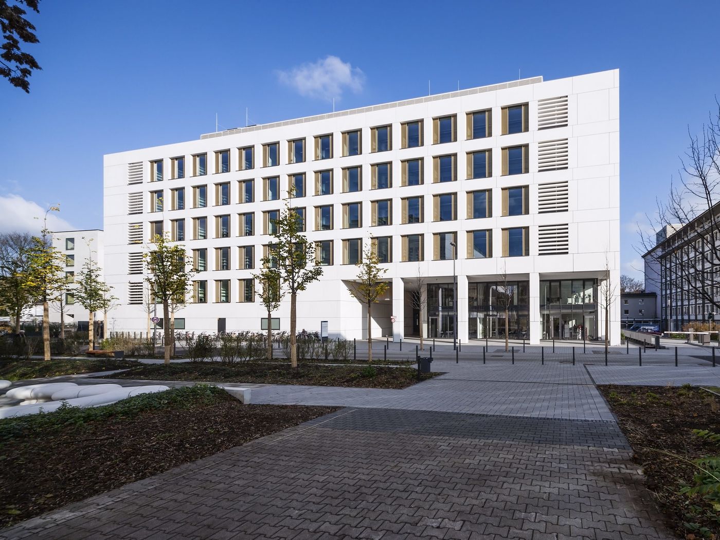 Laborgebäude für das Exzellenzcluster „CECAD“ der Uniklinik Köln und ...