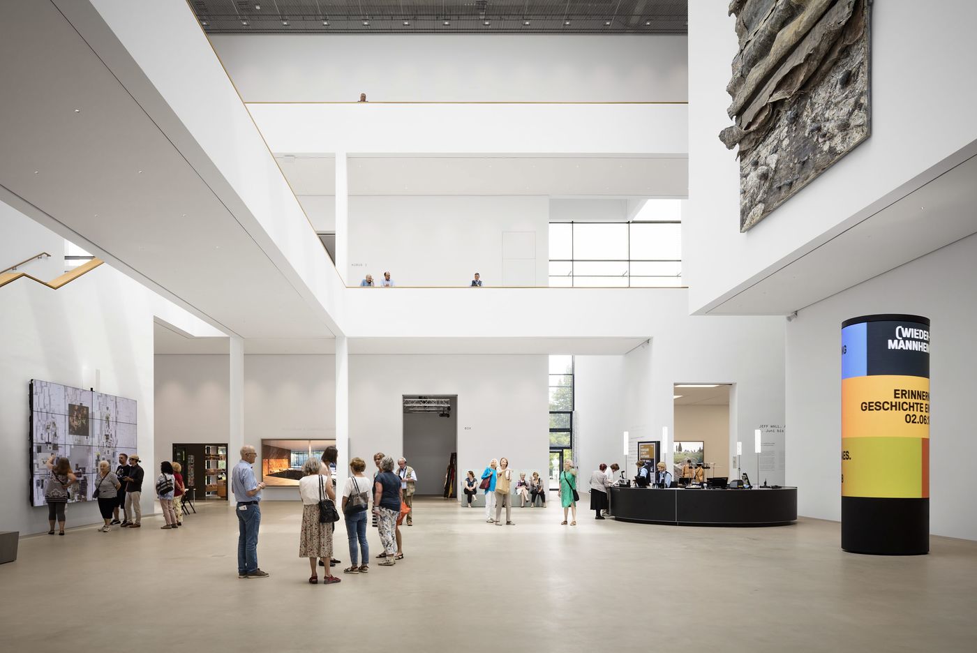 At the Grand Opening, the Kunsthalle shows its artworks in the new